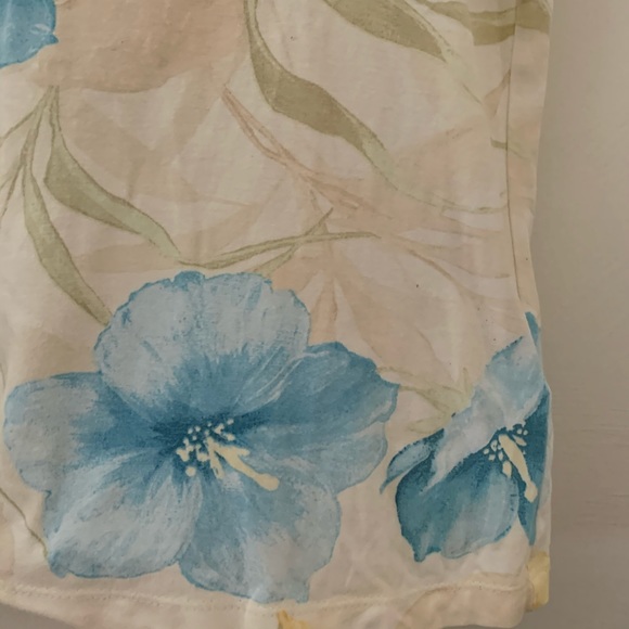 Aloha Floral V-Neck Blouse - Picture 6 of 7